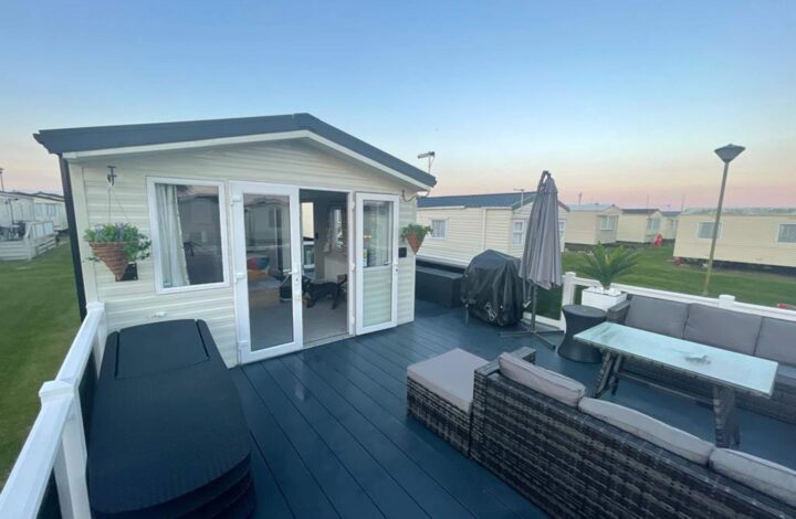XXL Decking Area