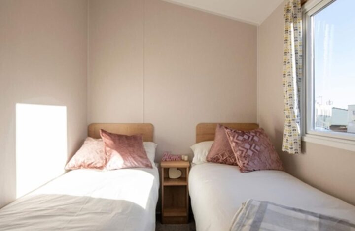 Twin Bedroom 1